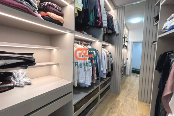 Shtepi ne shitje Apartament ne Tirane, 2+1, Mobilimi E mobiluar, Pagesa 280,000  Euro.