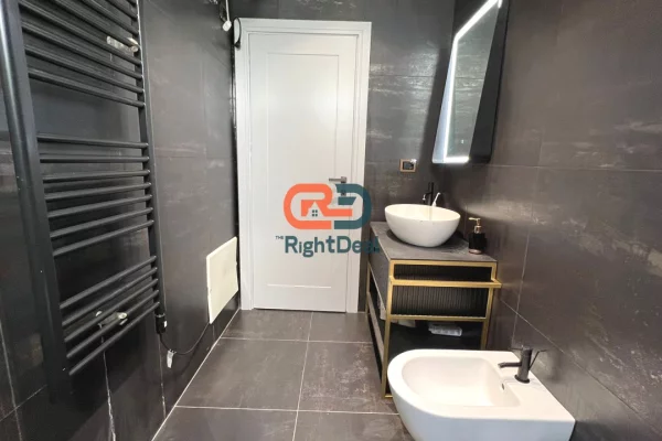 Shtepi ne shitje Apartament ne Tirane, 2+1, Mobilimi E mobiluar, Pagesa 280,000  Euro.