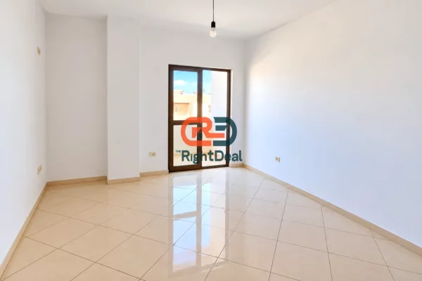 Shtepi me qera Apartament ne Tirane, 2+1, Mobilimi Bosh, pa mobiluar, Pagesa 380  Euro.