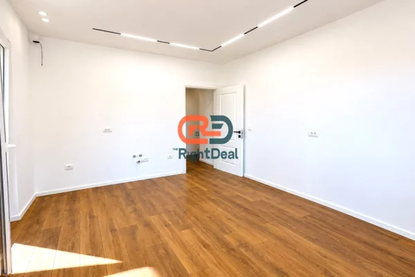 Shtepi ne shitje Apartament ne Tirane, 1+1, Mobilimi Bosh, pa mobiluar, Pagesa 167,000  Euro.
