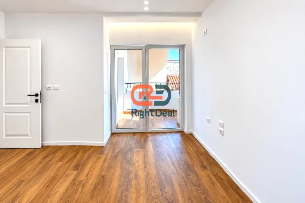 Shtepi ne shitje Apartament ne Tirane, 1+1, Mobilimi Bosh, pa mobiluar, Pagesa 167,000  Euro.