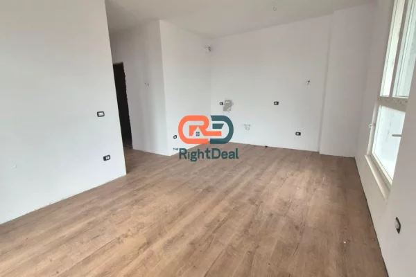 Shtepi ne shitje Apartament ne Tirane, 2+1, Mobilimi Bosh, pa mobiluar, Pagesa 133,000  Euro.