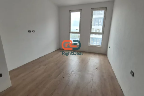 Shtepi ne shitje Apartament ne Tirane, 2+1, Mobilimi Bosh, pa mobiluar, Pagesa 133,000  Euro.