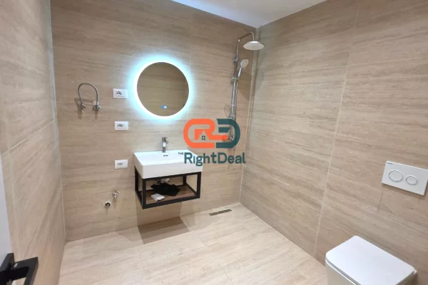 Shtepi ne shitje Apartament ne Tirane, 1+1, Mobilimi Bosh, pa mobiluar, Pagesa 164,000  Euro.