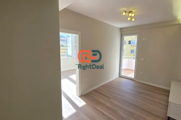 Shtepi ne shitje Apartament ne Tirane, 1+1, Mobilimi Bosh, pa mobiluar, Pagesa 164,000  Euro.
