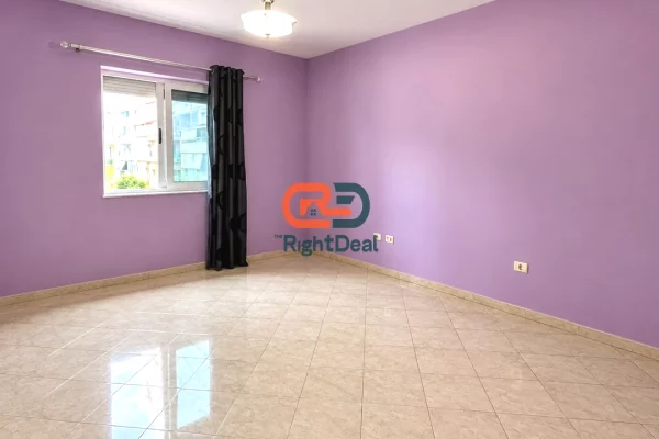 Shtepi ne shitje Apartament ne Tirane, 3+1, Mobilimi Bosh, pa mobiluar, Pagesa 326,000  Euro.
