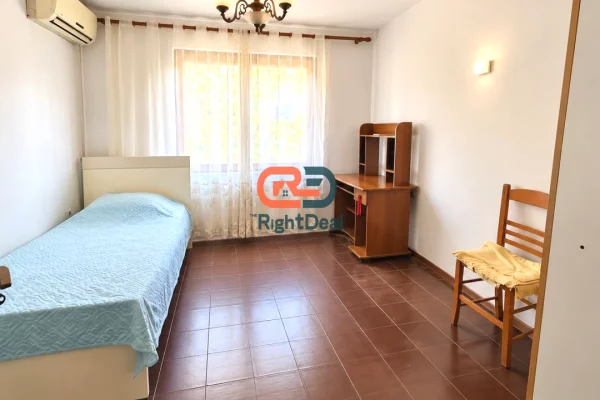 Shtepi ne shitje Apartament ne Tirane, 3+1, Mobilimi Pjeserisht e mobiluar, Pagesa 200,000  Euro.