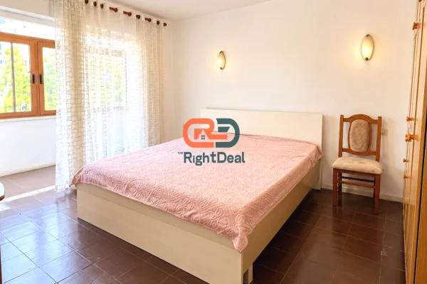 Shtepi ne shitje Apartament ne Tirane, 3+1, Mobilimi Pjeserisht e mobiluar, Pagesa 200,000  Euro.