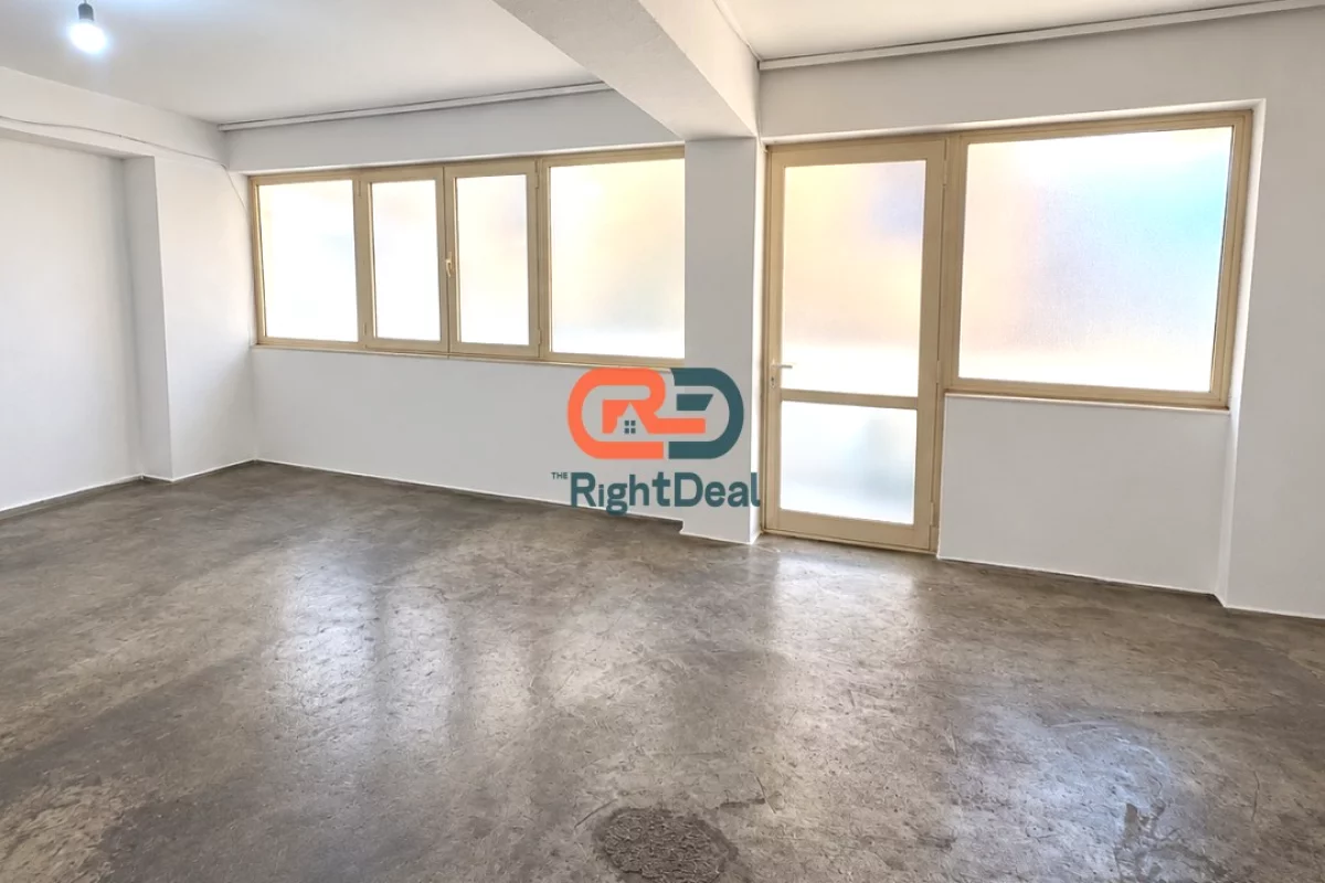 Shtepi ne shitje Apartament ne Tirane, 3+1, Mobilimi Pjeserisht e mobiluar, Pagesa 200,000  Euro.