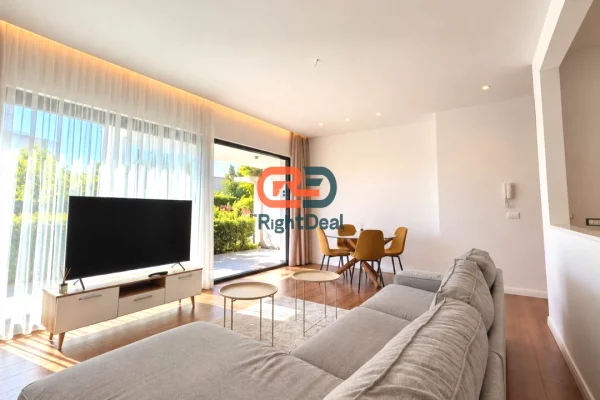 Shtepi ne shitje Apartament ne Tirane, 2+1, Mobilimi E mobiluar, Pagesa 300,000  Euro.