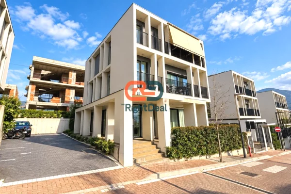 Shtepi ne shitje Apartament ne Tirane, 2+1, Mobilimi E mobiluar, Pagesa 300,000  Euro.