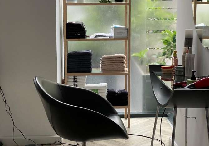 Jepet me qera ambient biznesi te Ish Shushica, prane Luis Medical Center. 