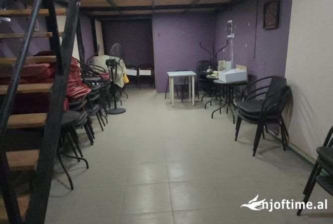 Ambiente Commerciale in Affitto 1+1 a Tirana - 15,000 Leke