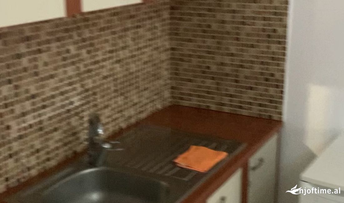 Shtepi me qera Apartament ne Durres, Garsoniere, Mobilimi E mobiluar, Pagesa 260  Euro.