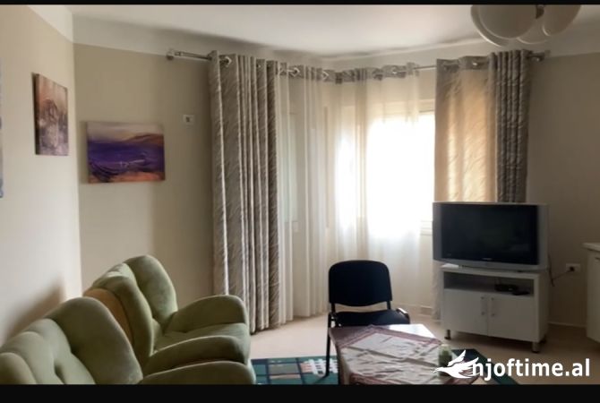 Shtepi ne shitje Apartament ne Pogradec, 2+1, Mobilimi E mobiluar, Pagesa 84,000  Euro.