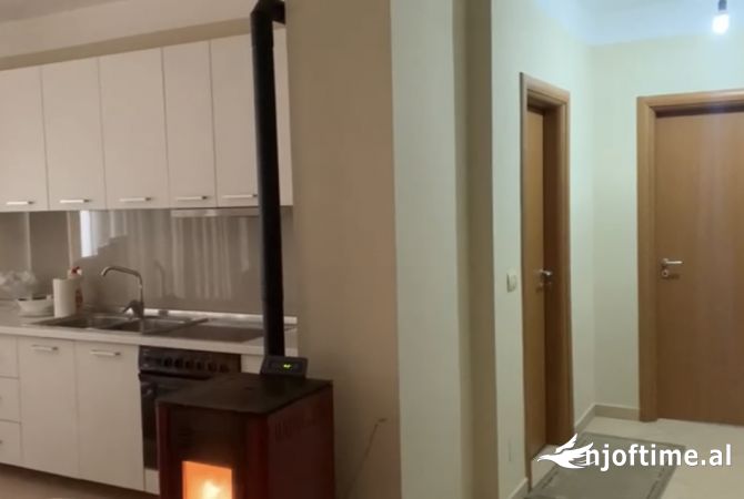 Shtepi ne shitje Apartament ne Pogradec, 2+1, Mobilimi E mobiluar, Pagesa 84,000  Euro.