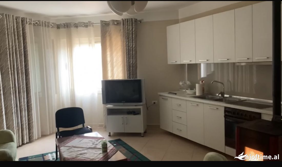 Shtepi ne shitje Apartament ne Pogradec, 2+1, Mobilimi E mobiluar, Pagesa 84,000  Euro.