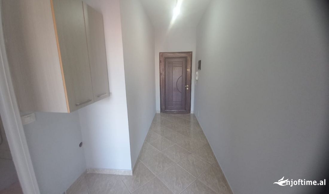 Shtepi me qera Apartament ne Tirane, 2+1, Mobilimi Pjeserisht e mobiluar, Pagesa 27,900  Leke.