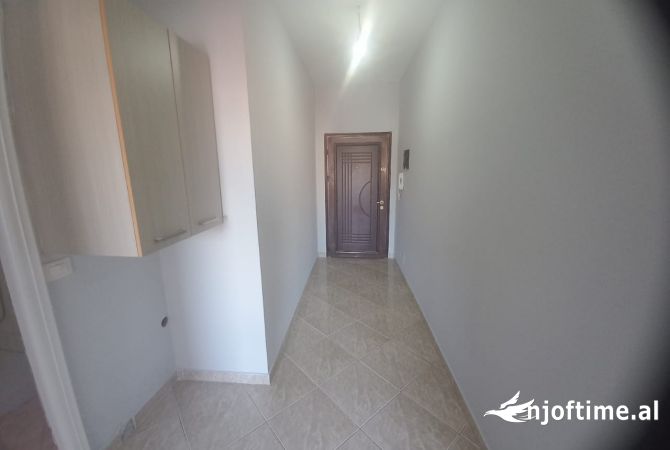 Shtepi me qera 2+1 ne Tirane - 27,900 Leke