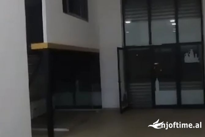 Ambient biznesi ne shitje 1+1 ne Tirane - 126,000 Euro