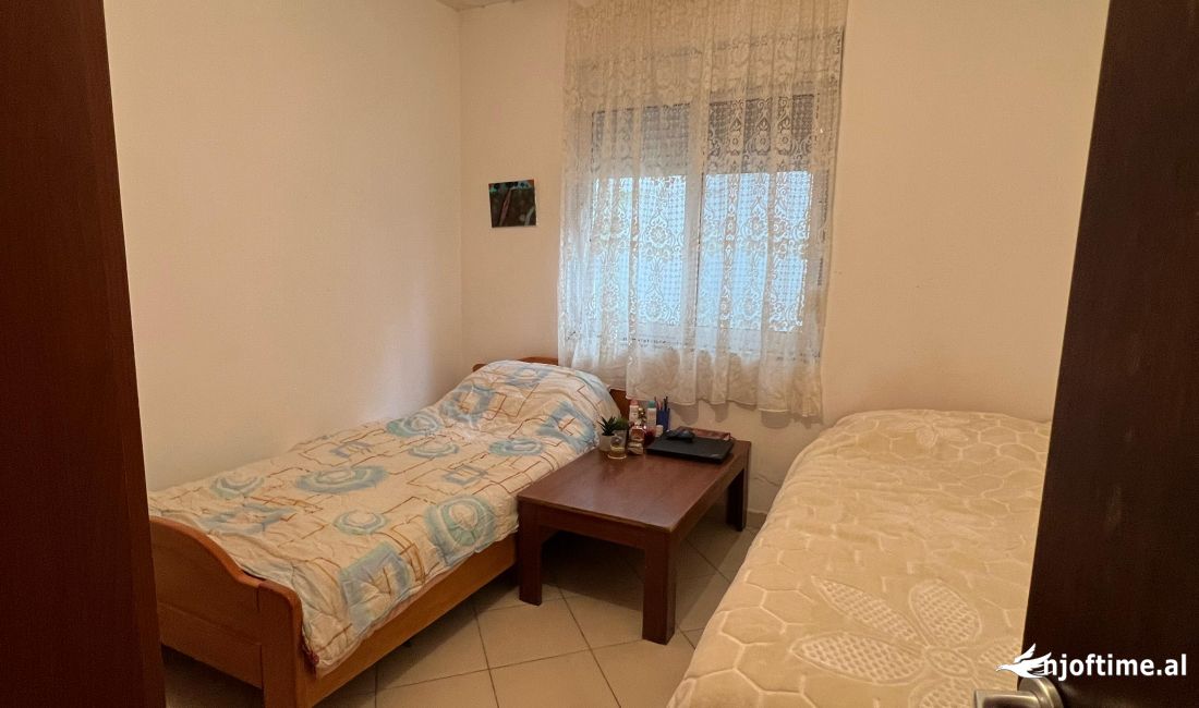 Shtepi me qera Shtepi Private ne Tirane, 1+1, Mobilimi E mobiluar, Pagesa 25,000  Leke.