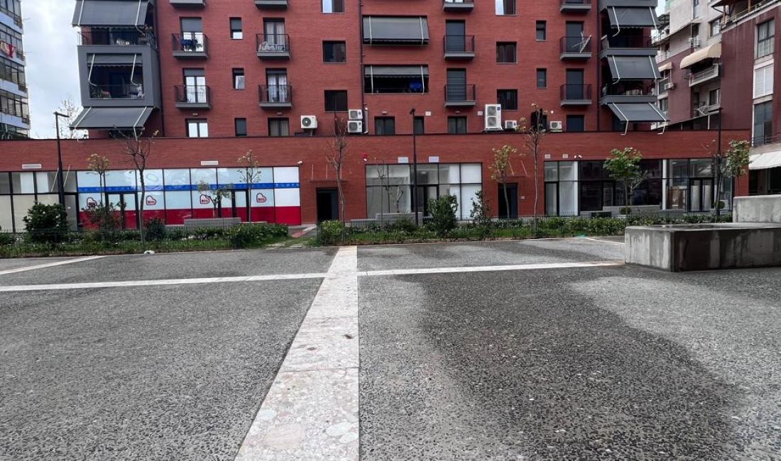 Shtepi ne shitje Apartament ne Tirane, 2+1, Mobilimi Bosh, pa mobiluar, Pagesa 99,000  Euro.