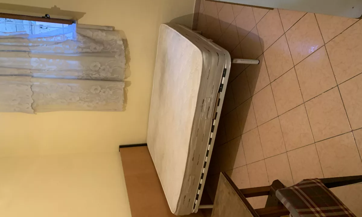 Shtepi me qera Apartament ne Tirane, 3+1, Mobilimi Pjeserisht e mobiluar, Pagesa 40,000  Leke.