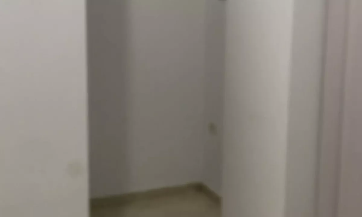 Jepet me Qera Dyqan te 21 Dhjetori 150Euro 