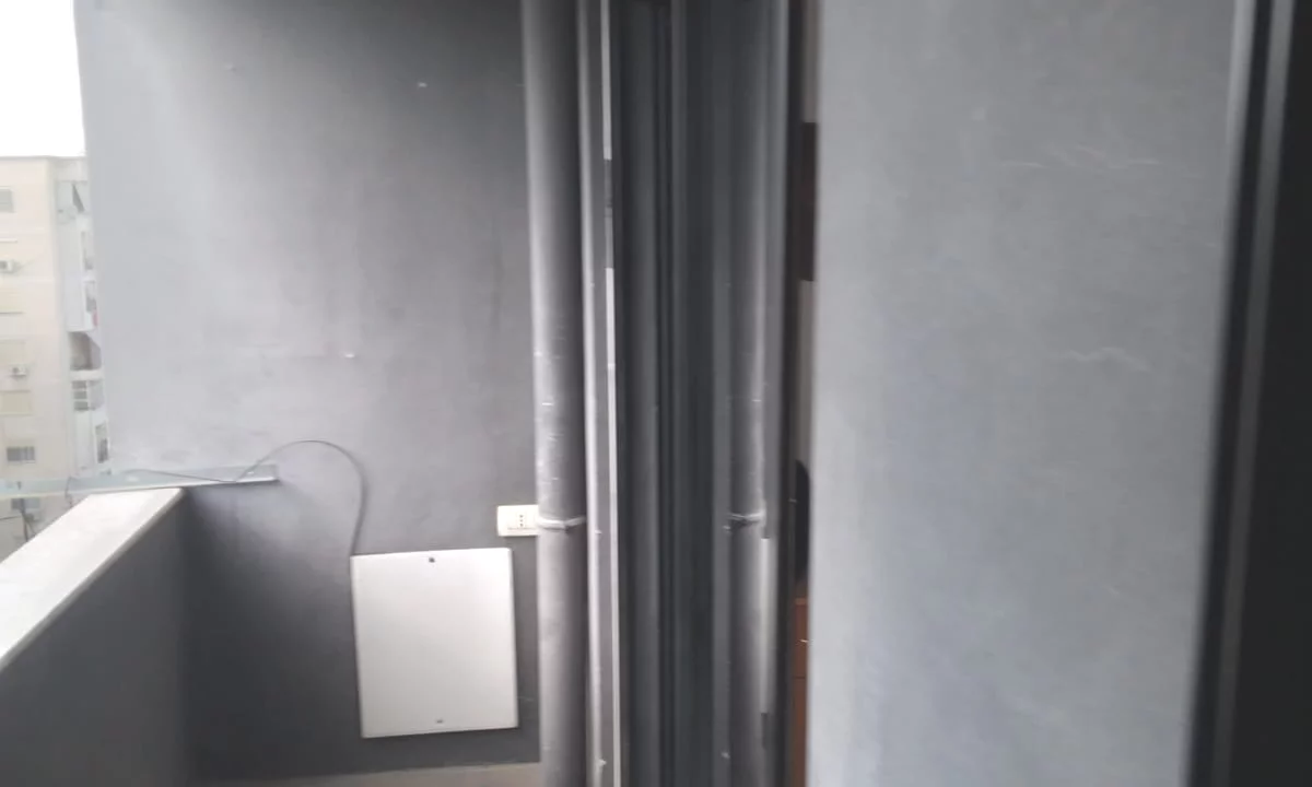 Shtepi ne shitje Apartament ne Tirane, 2+1, Mobilimi E mobiluar, Pagesa 108,000  Euro.