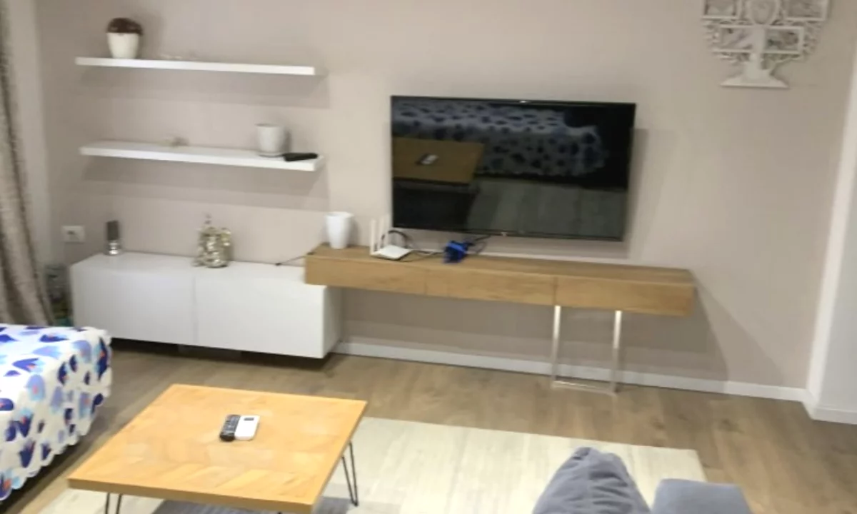 Appartamento in affitto a Tirana 2+1, Arredato