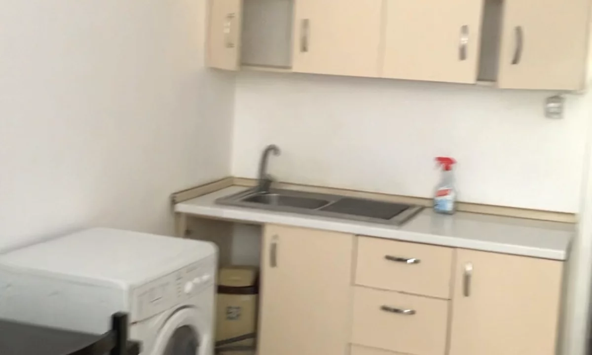 Appartamento in vendita a Tirana Garsoniere, Arredato