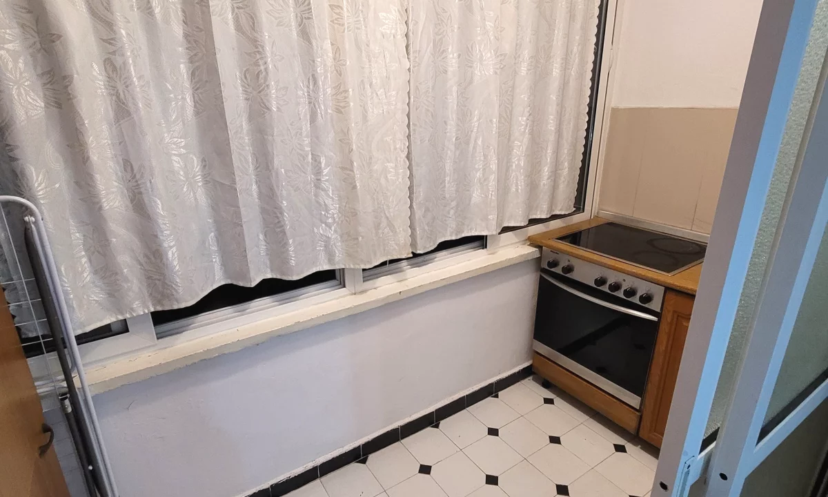 Shtepi me qera Shtepi Private ne Tirane, Garsoniere, Mobilimi E mobiluar, Pagesa 18,000  Leke.