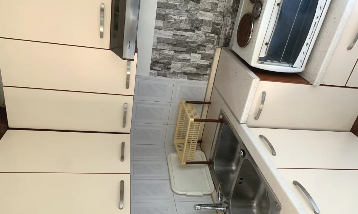 Shtepi me qera Apartament ne Tirane, Garsoniere, Mobilimi E mobiluar, Pagesa 27,000  Leke.