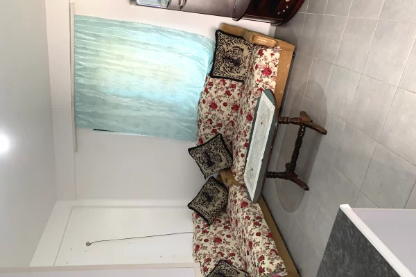 Shtepi me qera Shtepi Private ne Tirane, 1+1, Mobilimi E mobiluar, Pagesa 30,000  Leke.