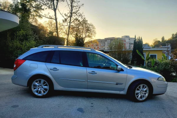 Makina ne shitje ne Tirane, Renault, 2007 Diesel,Kambio Automatik Pagesa 2,900  Euro.