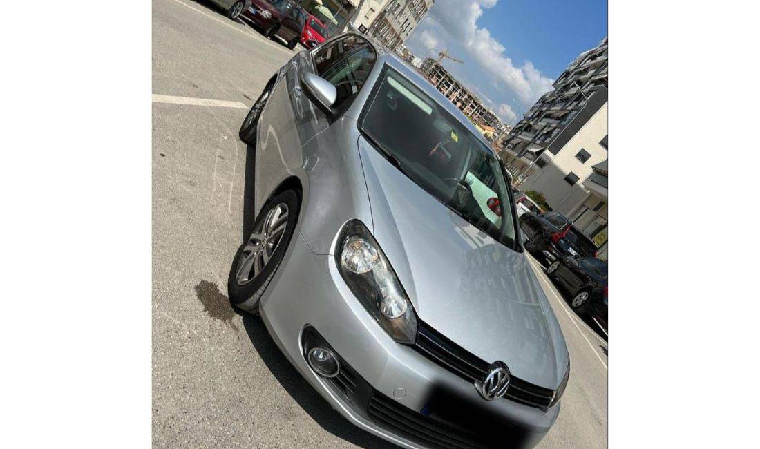 Jepet Makina Golf 6 me qera duke filluar nga 35 euro dita.