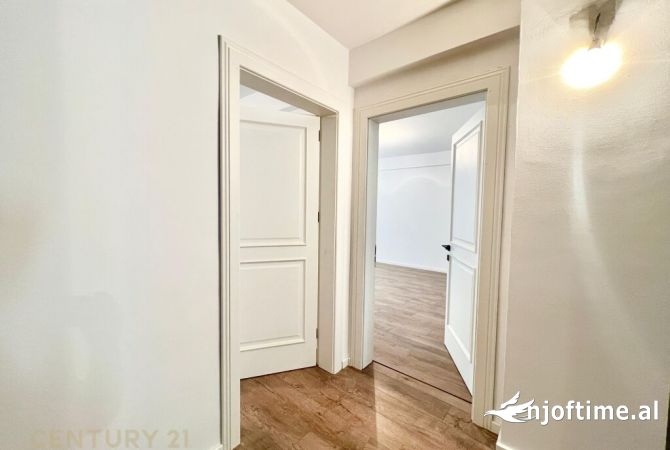 JEPET ME QIRA AMBIENT PER ZYRA PRANE SHESHIT WILSON !