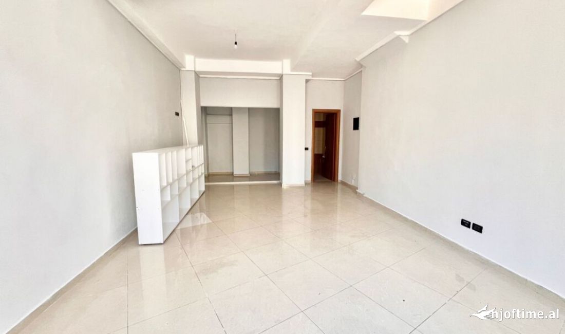 DYQAN ME QERA PRANE PAZARIT TE RI !