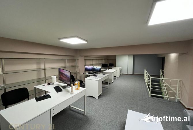Ambiente Commerciale in Affitto 1+1 a Tirana - 1,000 Euro
