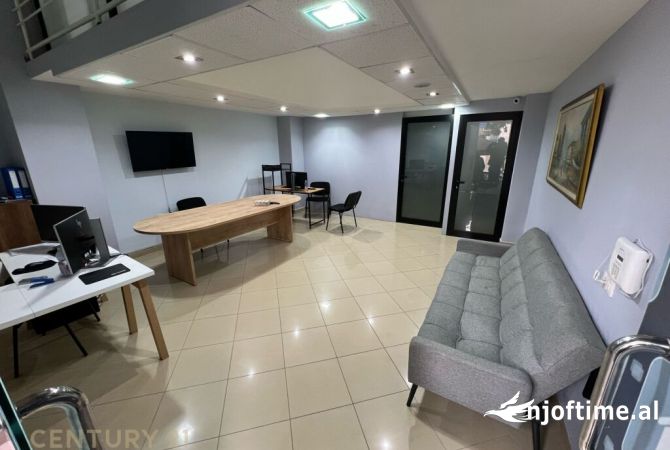 Ambiente Commerciale in Affitto 1+1 a Tirana - 1,000 Euro