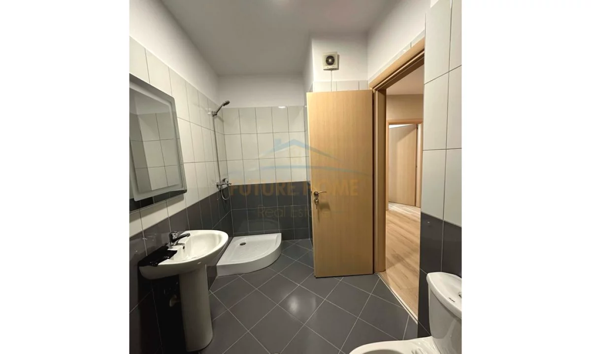 Appartamento in vendita a Tirana 2+1, Arredato