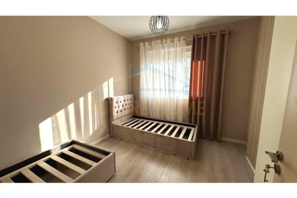 Appartamento in vendita a Tirana 2+1, Arredato