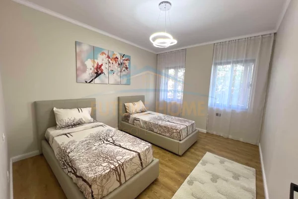 Appartamento in vendita a Tirana 2+1, Arredato