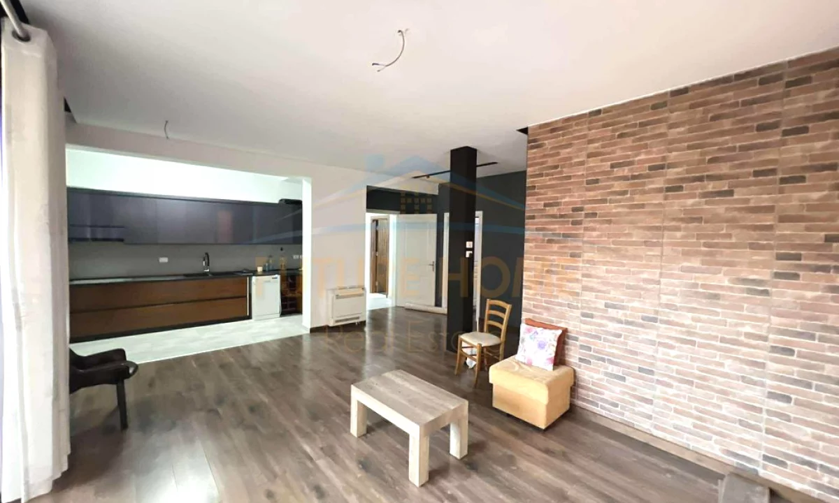 Appartamento in vendita a Tirana 3+1, Vuoto