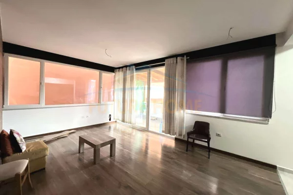 Appartamento in vendita a Tirana 3+1, Vuoto