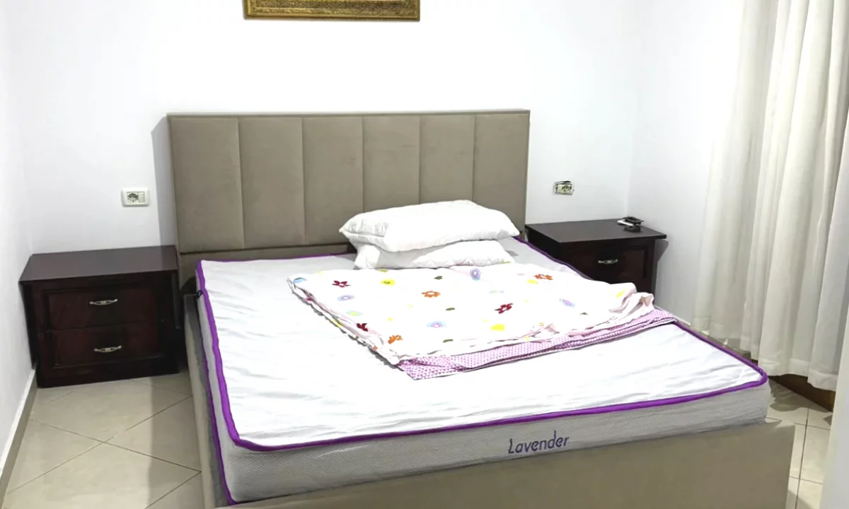 Shtepi me qera Shtepi Private ne Tirane, 2+1, Mobilimi E mobiluar, Pagesa 45,001  Leke.