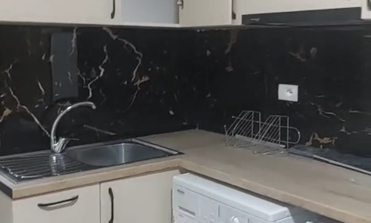 Shtepi me qera Apartament ne Tirane, Garsoniere, Mobilimi E mobiluar, Pagesa 30,001  Leke.