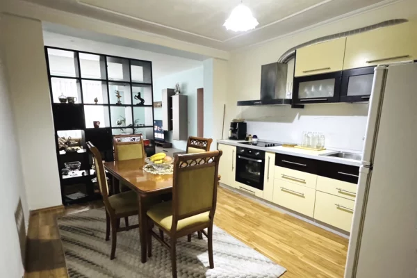 super ap 1+1+bllk me qira, drita uje dhe internet perfshihen ne cmim