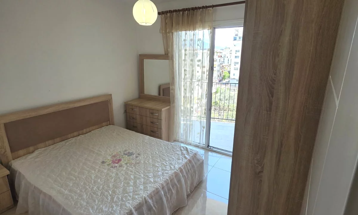 Shtepi me qera Apartament ne Tirane, 2+1, Mobilimi E mobiluar, Pagesa 50,000  Leke.