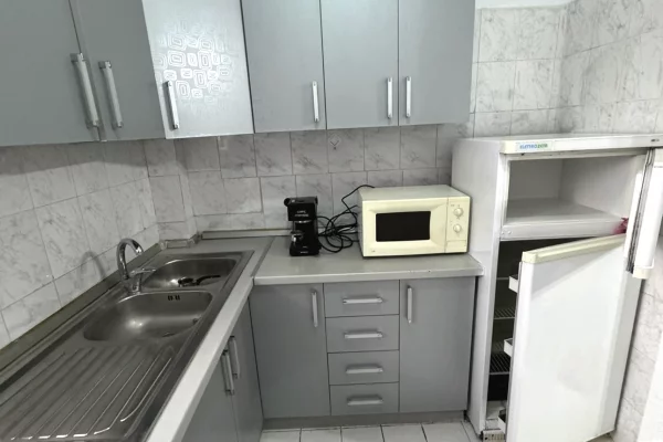 Shtepi me qera Apartament ne Tirane, 1+1, Mobilimi E mobiluar, Pagesa 49,999  Leke.